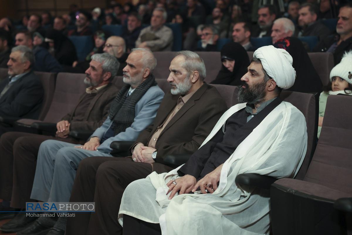 شب خاطره شهید محققی در حوزه هنری تهران برگزار شد