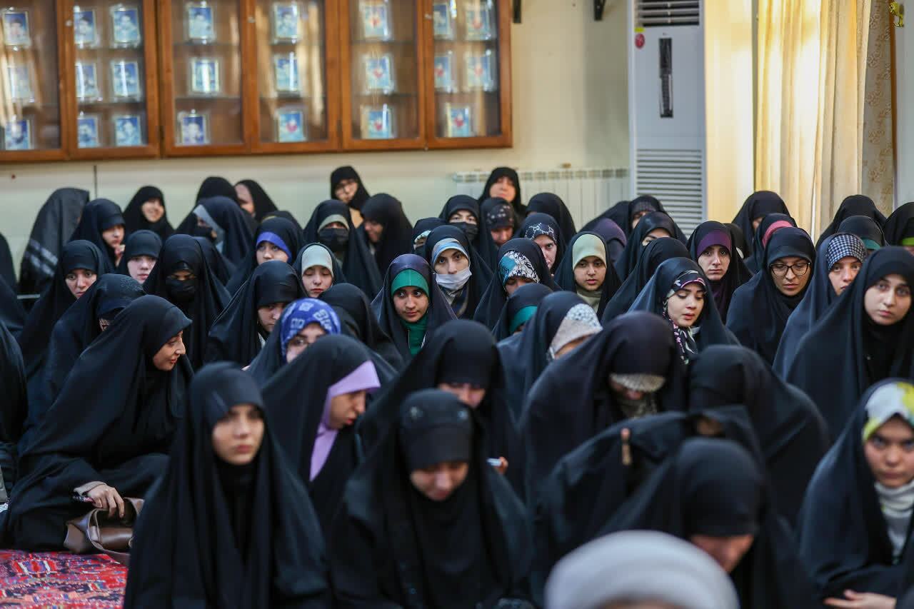 خروش یکپارچه حوزه و مسئولان آذربایجان شرقی در دفاع از قرآن کریم / تبریز یکصدا علیه هتاکی به مقدسات+ تصاویر