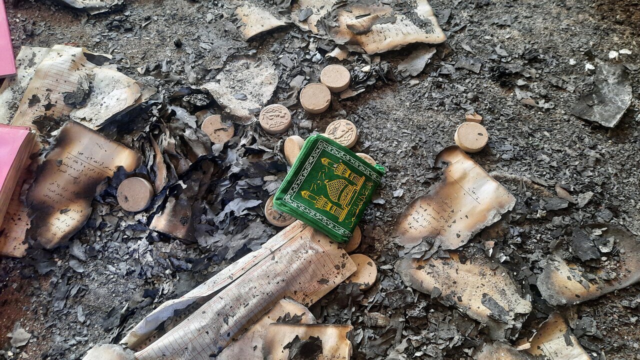 مردم اینجا را دوباره میسازند مردم اینجا را دوباره میسازند