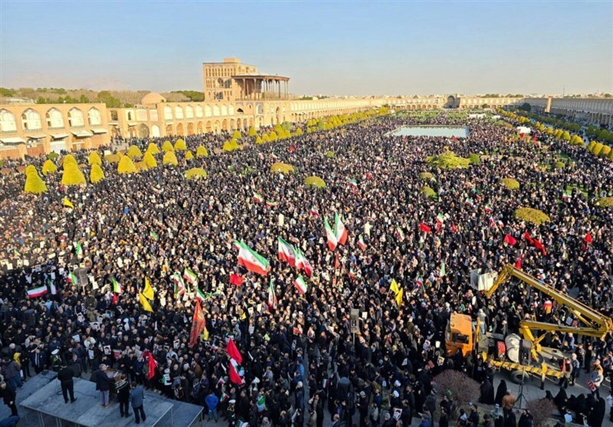 مردم ایران در سوگ شهادت امام خامنه‌ای/ ملت ایران خواهان انتقام سخت شدند + فیلم