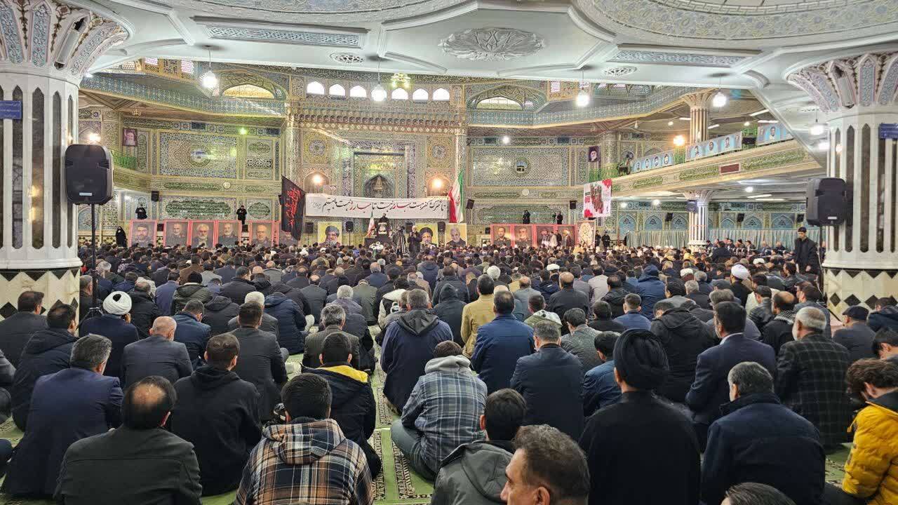 امام شهید خامنه‌ای مانند پیامبران زیست و همچون امامان (ع) رهبری کرد