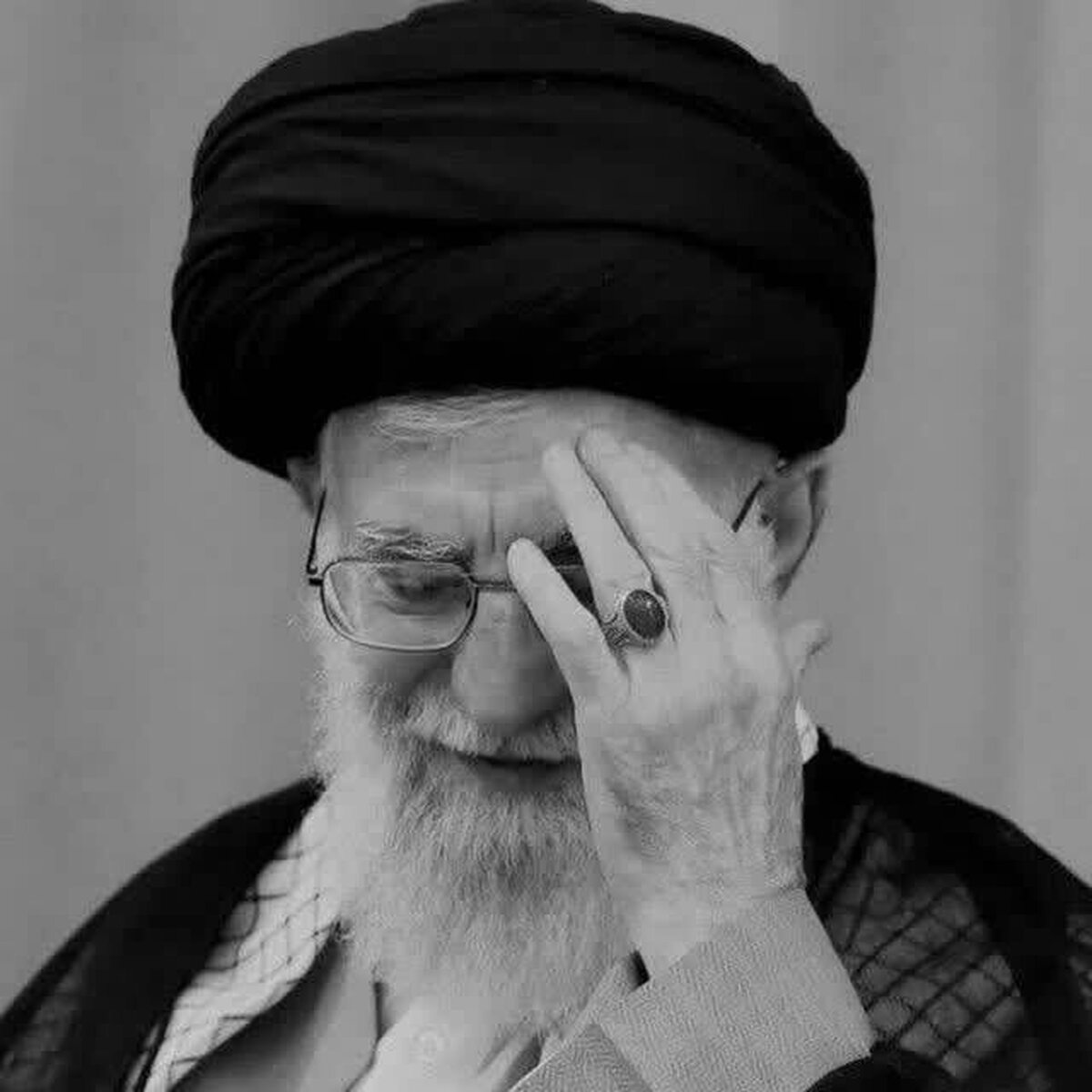 مردانه در میانه میدان فدا شدی