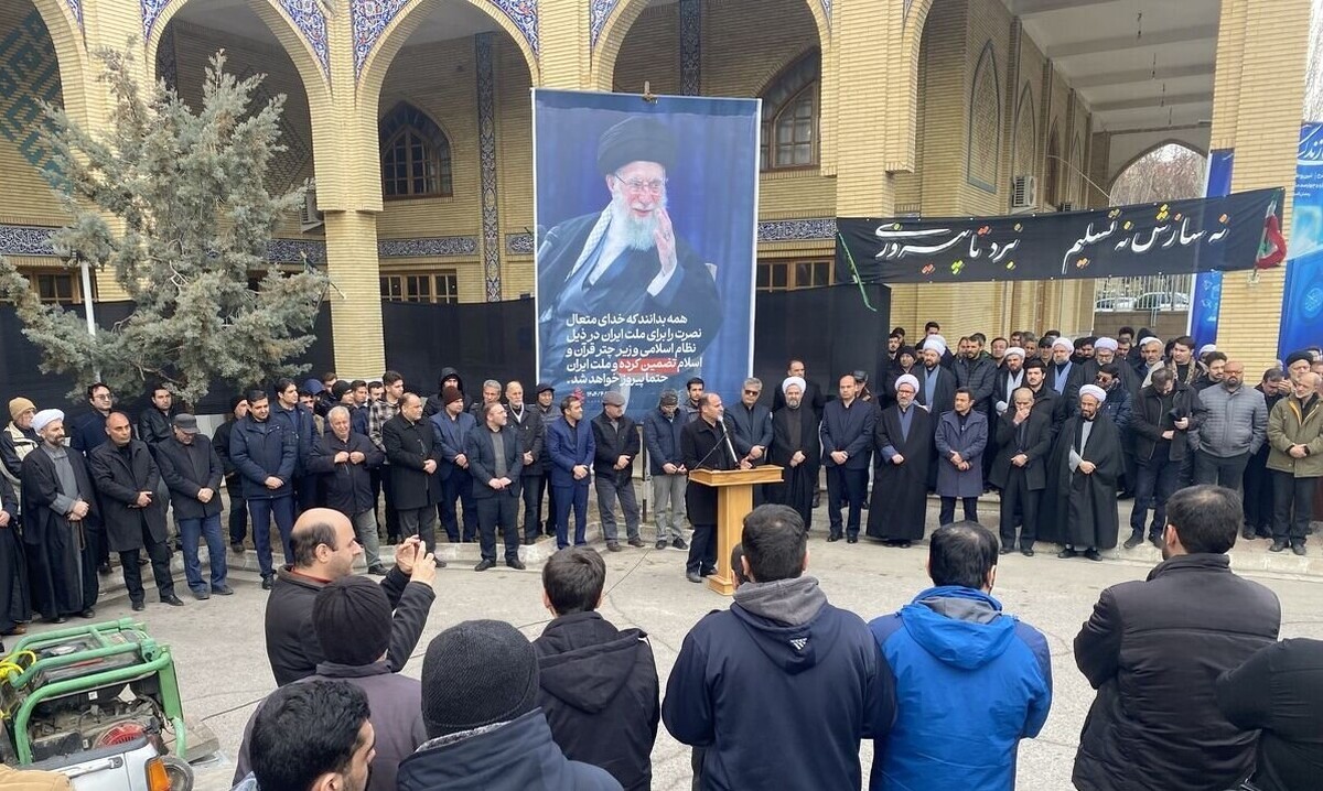 تجمع دانشگاهیان آذربایجان شرقی در سوگ رهبر شهید انقلاب