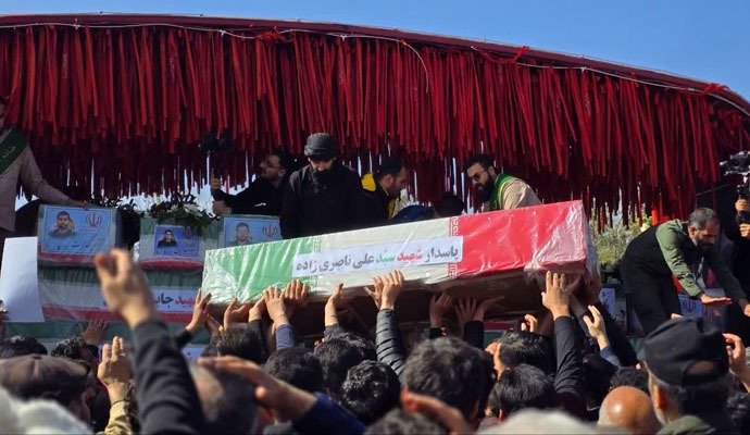 گزارش تصویری تشییع شهدای حملات دشمن امریکایی- صهیونی در کاشان گزارش تصویری تشییع شهدای حملات دشمن امریکایی- صهیونی در کاشان