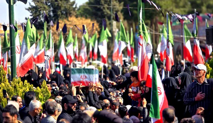 گزارش تصویری تشییع شهدای حملات دشمن امریکایی- صهیونی در کاشان گزارش تصویری تشییع شهدای حملات دشمن امریکایی- صهیونی در کاشان