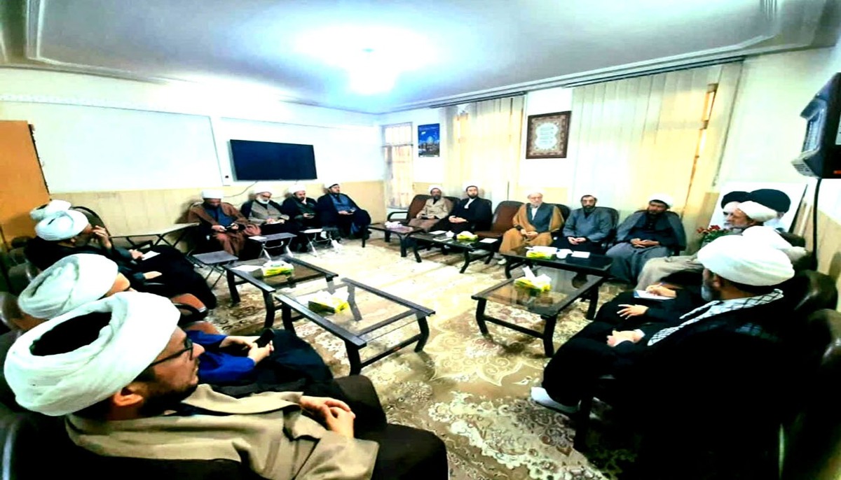 نشست بلاغ مبین مدیران مدارس علمیه کاشان برگزار شد