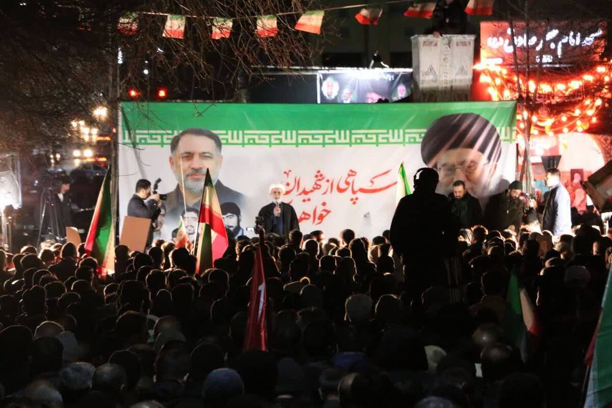 وداع باشکوه مردم شهرکرد با پیکر سردار شهید «اردشیر رئیسی» + عکس