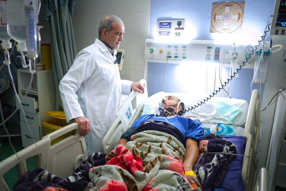 بازدید پزشکیان از مجروحان جنایات جنگی دشمن