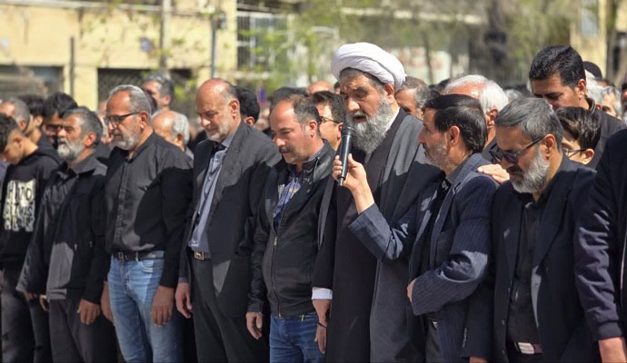 پیکر مطهر ۱۰ شهید مداف وطن جنگ رمضان در کاشان تشییع شد + عکس