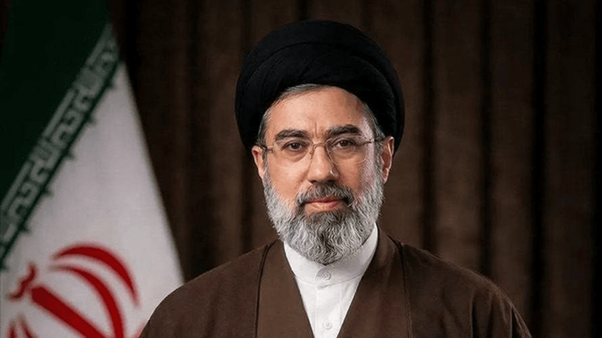 روایت زندگی آیت‌الله سیدمجتبی خامنه‌ای؛ پسری که پدر دعایش کرد «مایه نفع اسلام» باشد