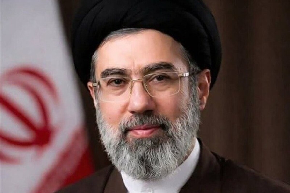 آیت‌الله مجتبی خامنه‌ای ‌از بینش عمیق سیاسی و دینی‌ برخوردارند