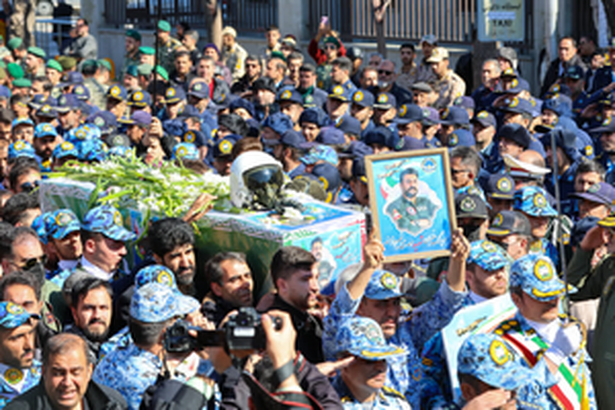 تشییع باشکوه خلبان شهید مهدی فیروزمند در تبریز+ تصاویر