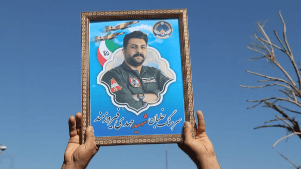 تشییع باشکوه خلبان شهید مهدی فیروزمند در تبریز+ تصاویر