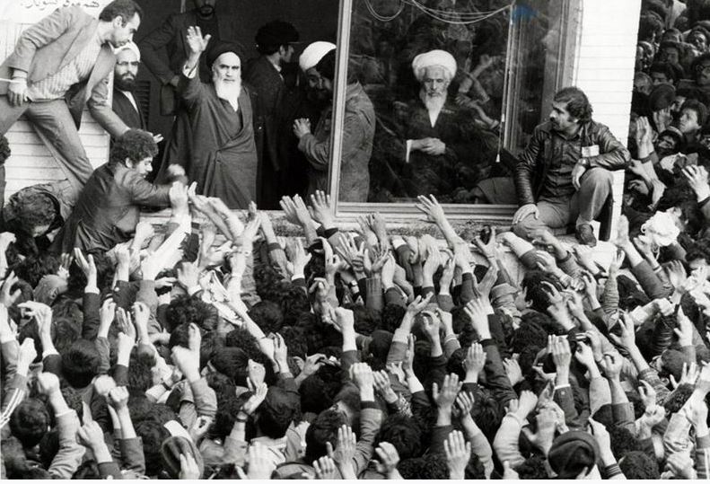 زنده نگهداشت دهم اسفند ماه بیعت با امام خمینی است