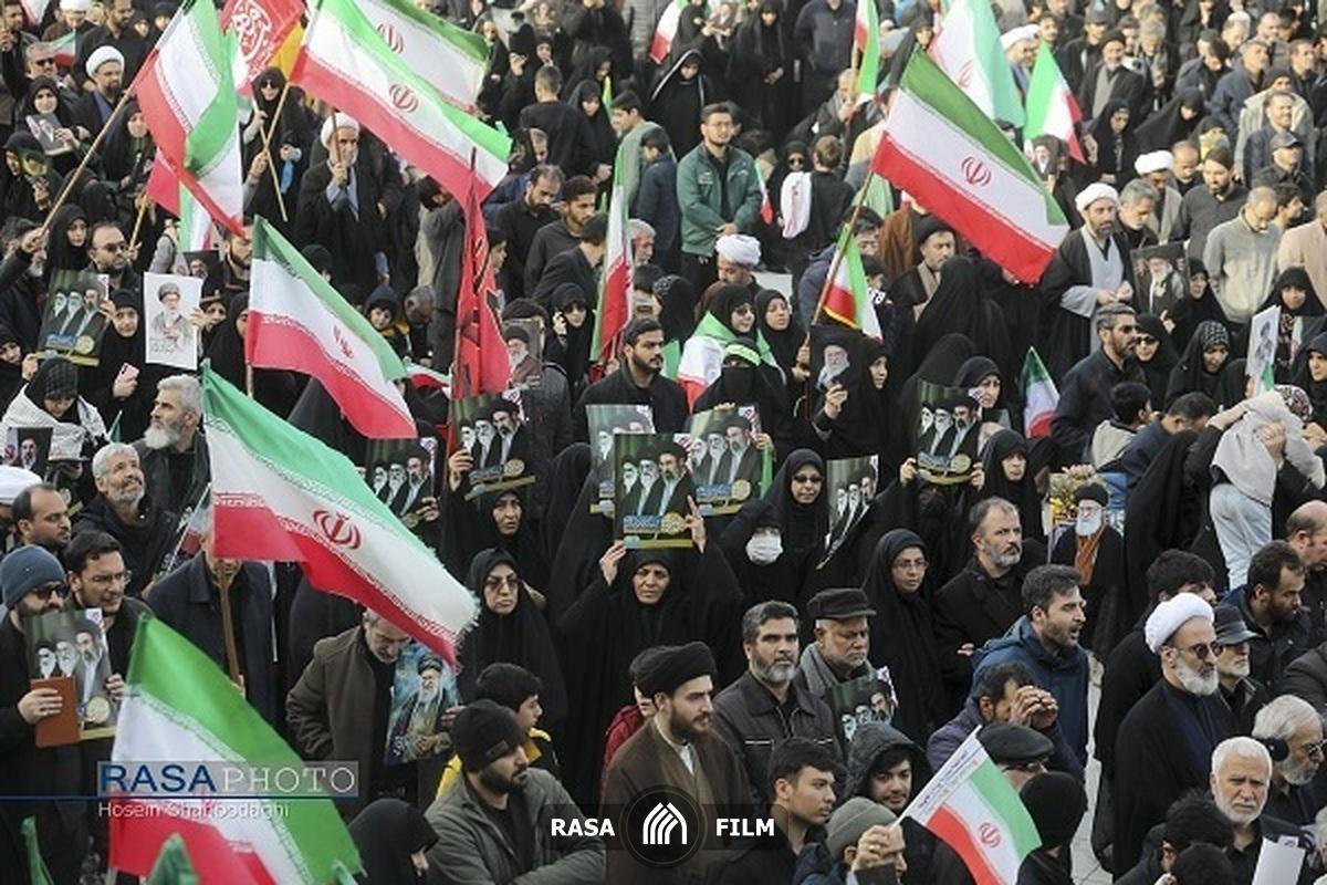 حماسه بی‌نظیر بیعت مردم تهران با حضرت آیت الله سید مجتبی خامنه ای