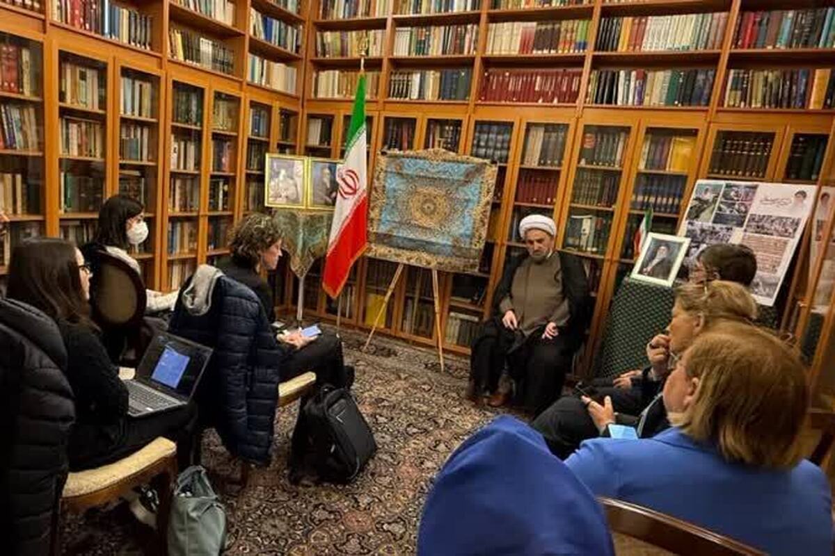 مراسم رونمایی از کتاب مریم و عیسی از دیدگاه رهبر شهید انقلاب اسلامی