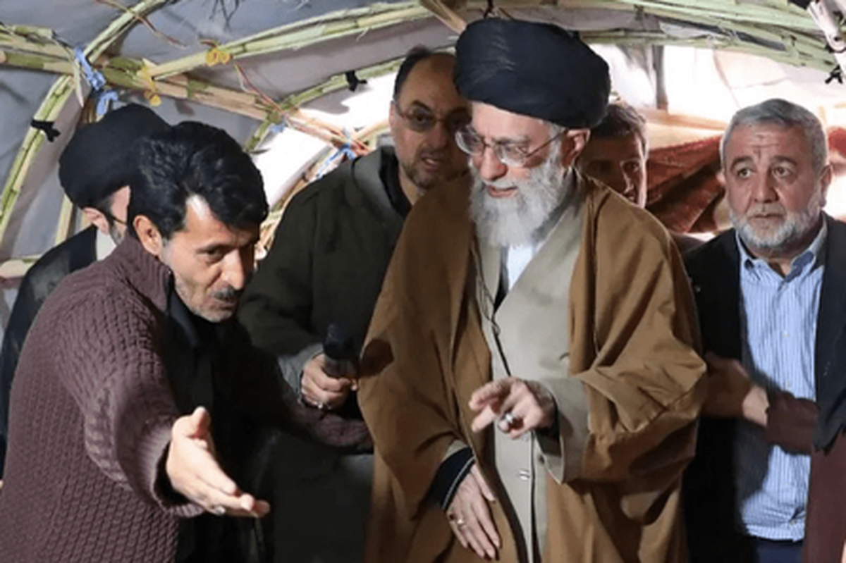 خاطره یک نویسنده از سومین رهبر انقلاب در جایی که فکرش را نمی‌کنید
