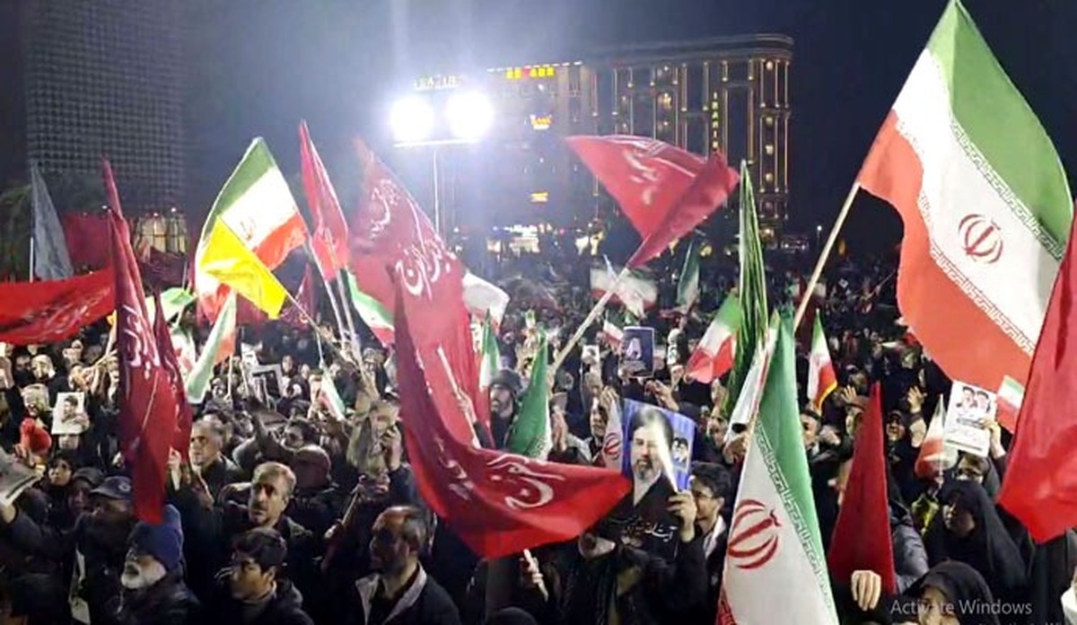 مردم کاشان پای کار انقلاب + عکس