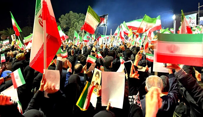 مردم کاشان پای کار انقلاب