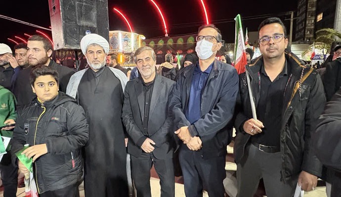 مردم کاشان پای کار انقلاب
