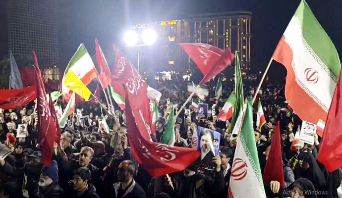 مردم کاشان پای کار انقلاب + عکس