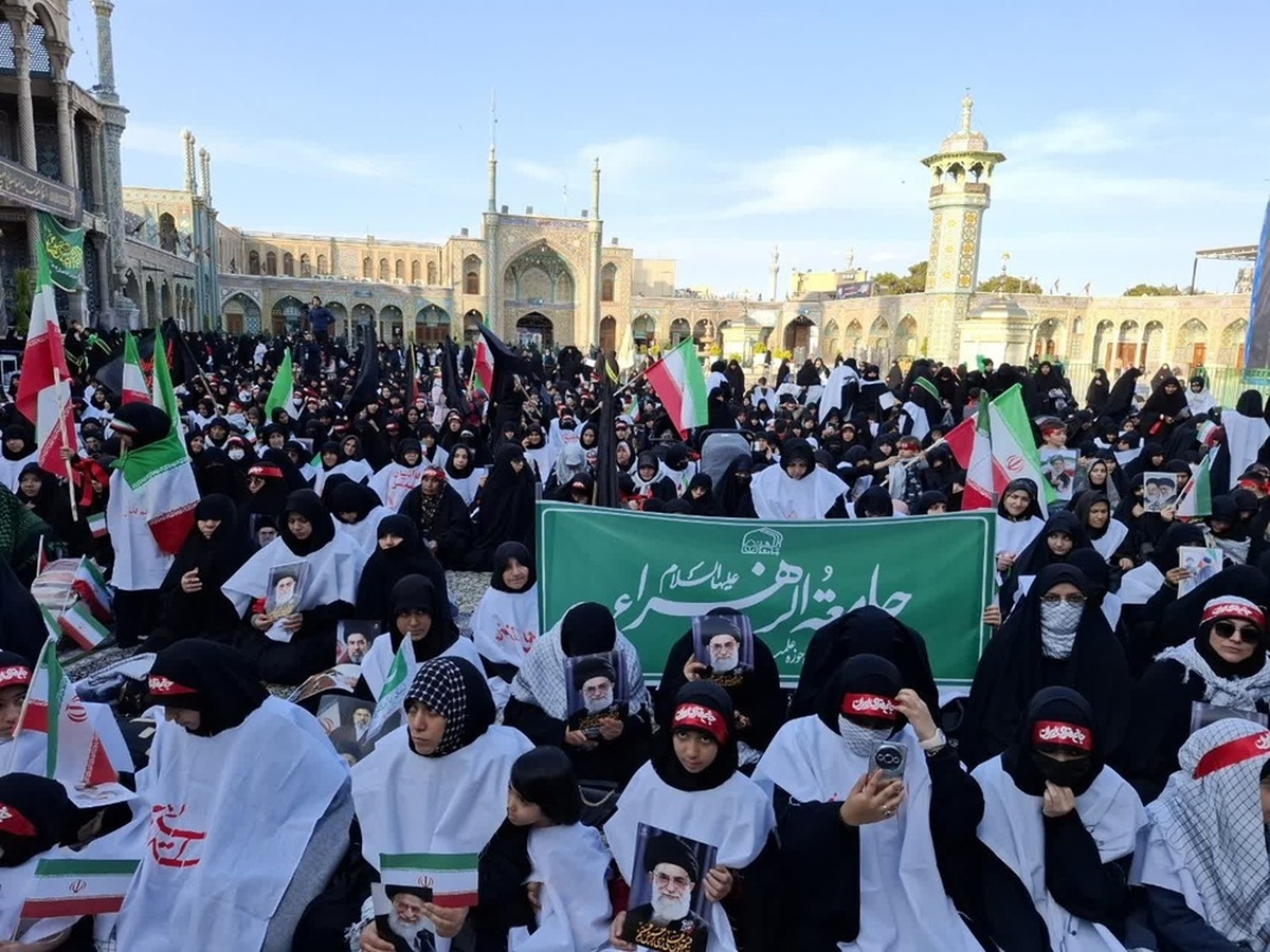 لالاییِ شجاعت برای کودکان قم؛ بانوان طلبه با رهبرشان پیمان وفا بستند