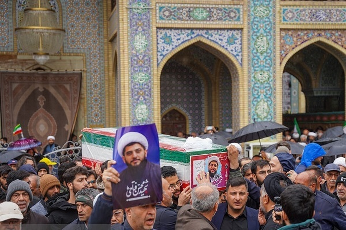 تشییع پیکر مطهر روحانی نخبه شهید حجت الاسلام محسن فتاحی در شیراز