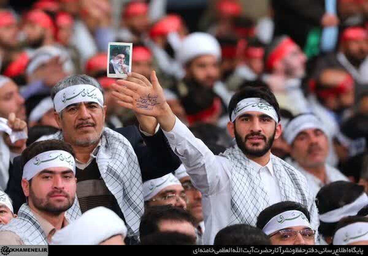 بیعت یکپارچه علما، اساتید و مسوولان آذربایجان‌شرقی با رهبر انقلاب اسلامی