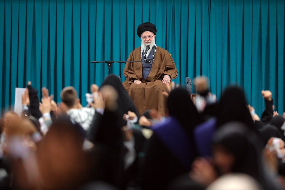 نقش زنان در انقلاب اسلامی