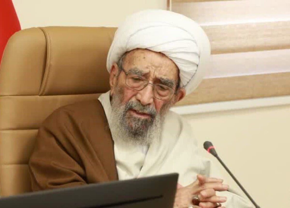 توصیه آیت الله اشرفی شاهرودی به خواندن زیارت عاشورا