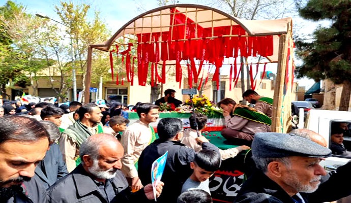 پیکر مطهر شهید مدافع وطن جنگ رمضان در کاشان تشییع شد + عکس