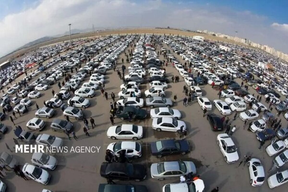خریداران خودرو، بلاتکلیف میان وعده تحویل و صف‌های طولانی شکایت