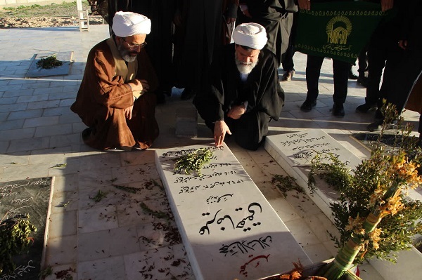 دیدار مدیر حوزه علمیه فارس با خانواده شهید روحانی اغتشاشات اخیر+تصاویر