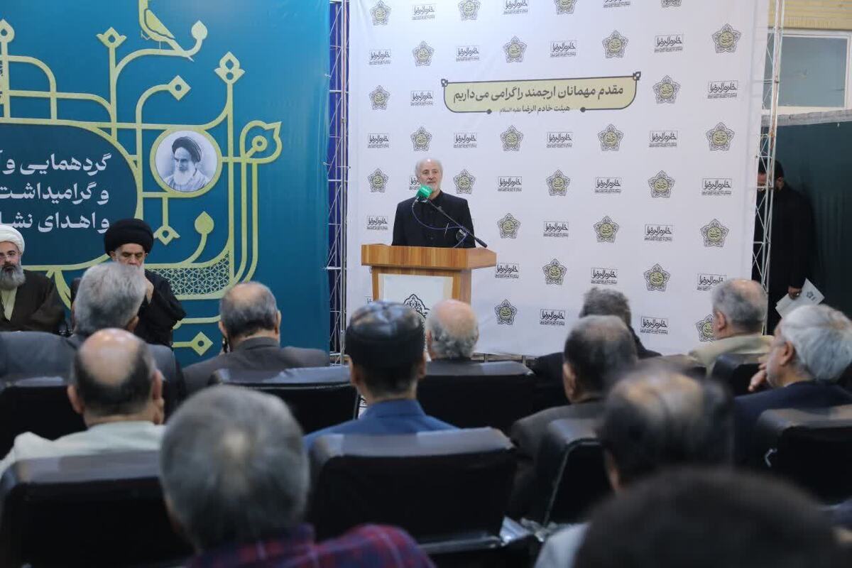 ملت ایران در برابر تهدیدها هرگز عقب‌نشینی نخواهد کرد