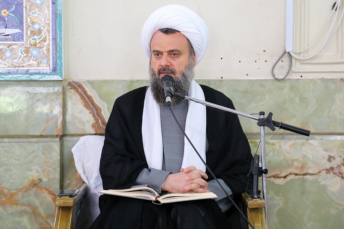پاسخ شیران ایران اسلامی آمریکای جنایتکار را گیج کرد/شهادت مردم را به نائب بر حق امام زمان تسلیت می گویم