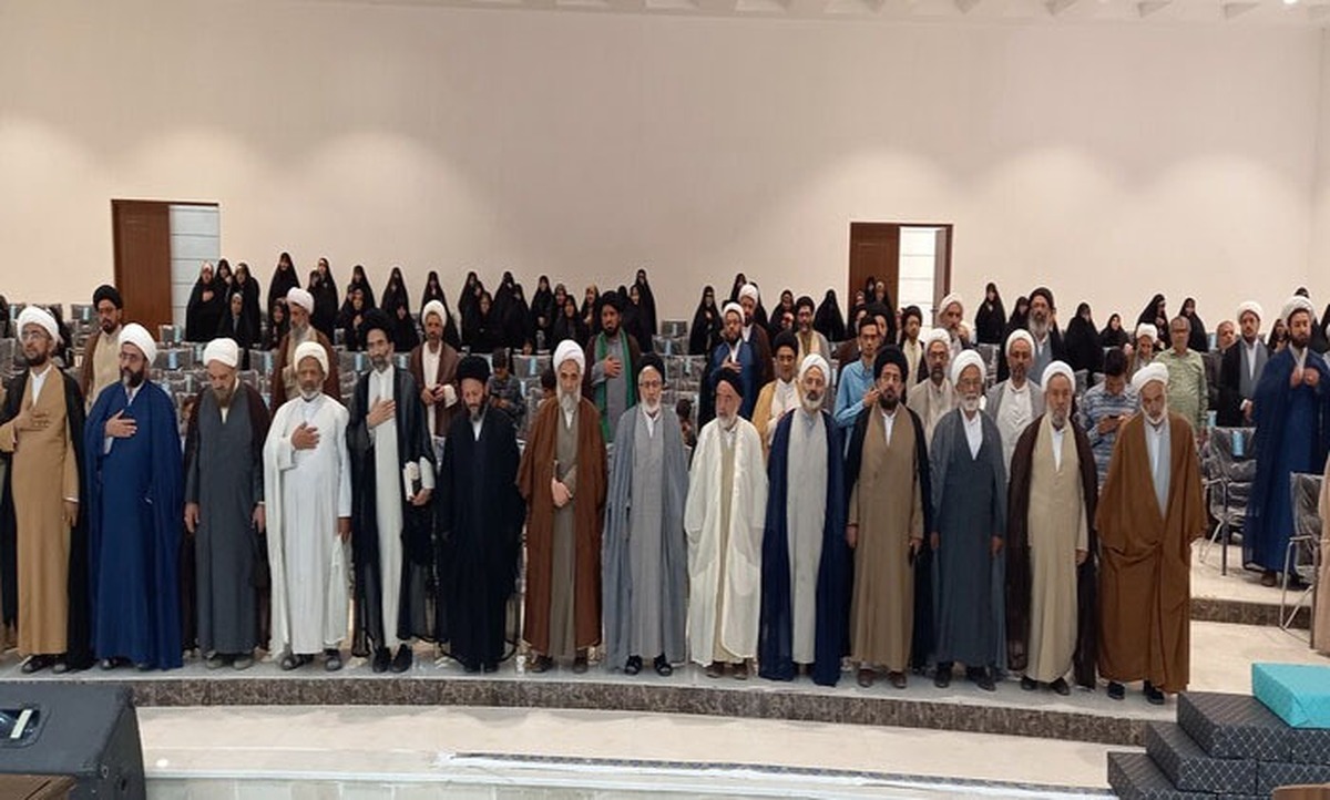 استادان نمونه مدارس علمیه کاشان تجلیل شدند