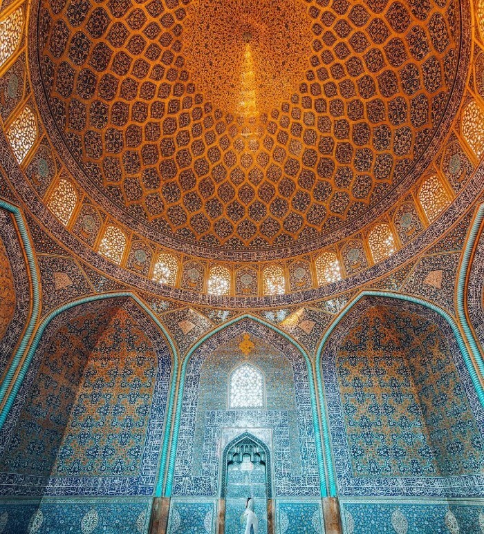 زیارت یا سیاحت؛ مساله این است! / سیاحت مولود نحس زیارت صنعتی زیارت یا سیاحت؛ مساله این است! / سیاحت مولود نحس زیارت صنعتی