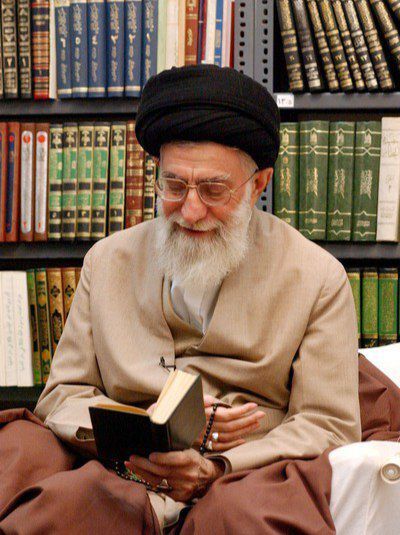 امام خامنه‌ای؛ معلم جهانی امت