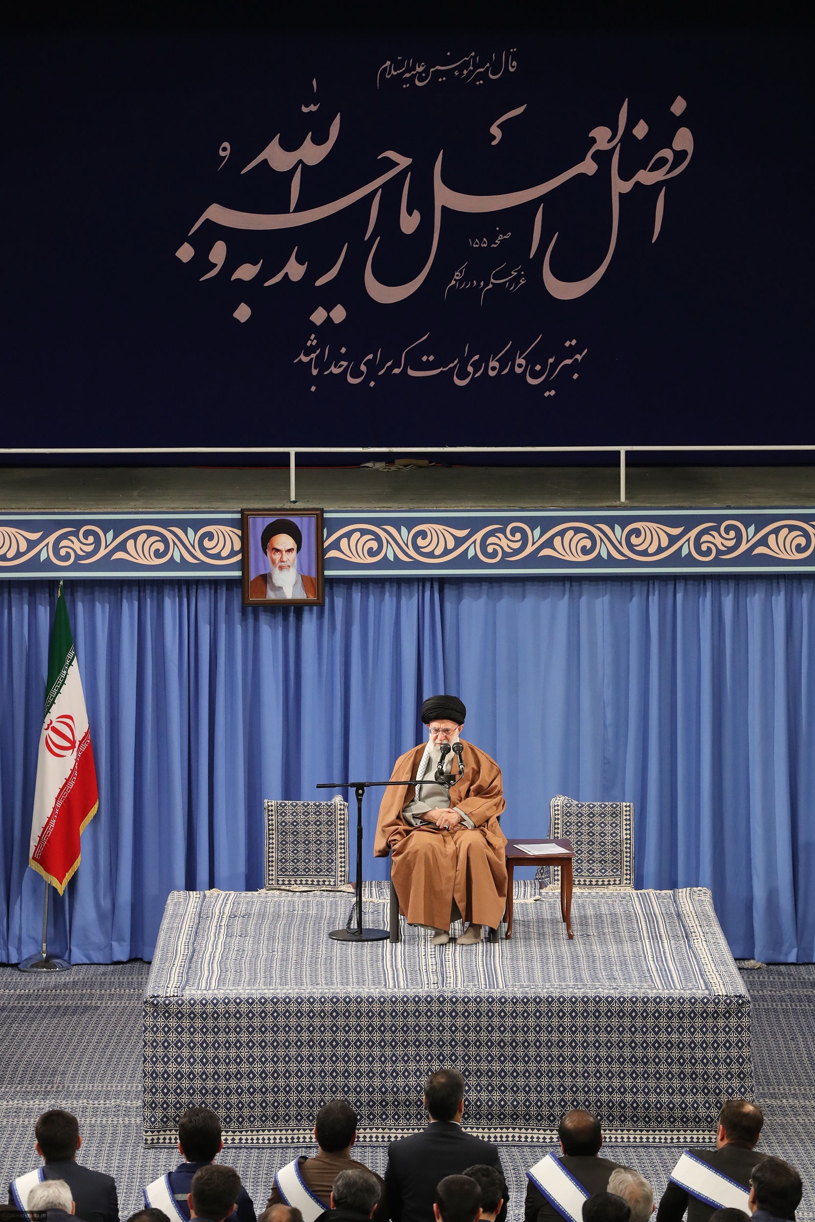 کار؛ شکوه زندگی و ستون عزت ملی