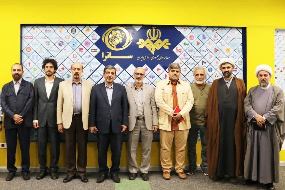 بازدید جمعی از مسئولین سابق و فعلی نهادهای متولی تنظیمگری فضای مجازی از نمایشگاه دائمی ساترا