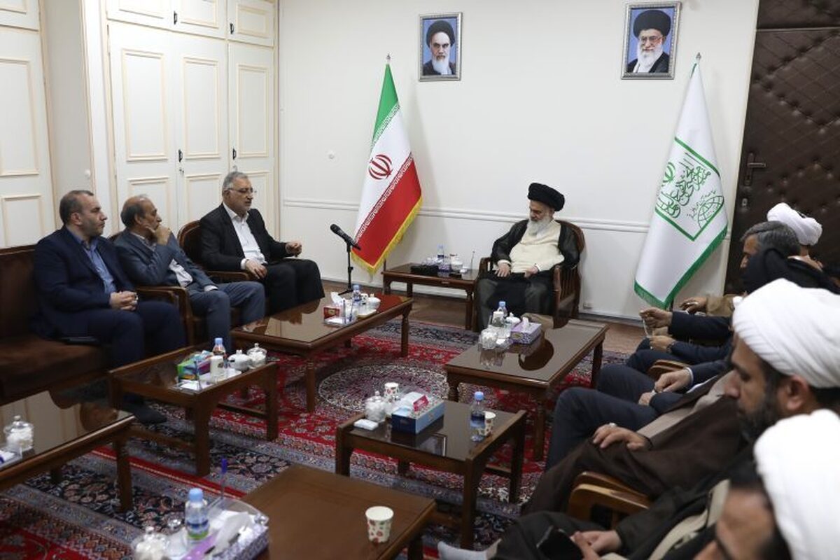 قم به هیچ قیمتی دست از انقلاب بر نخواهد داشت