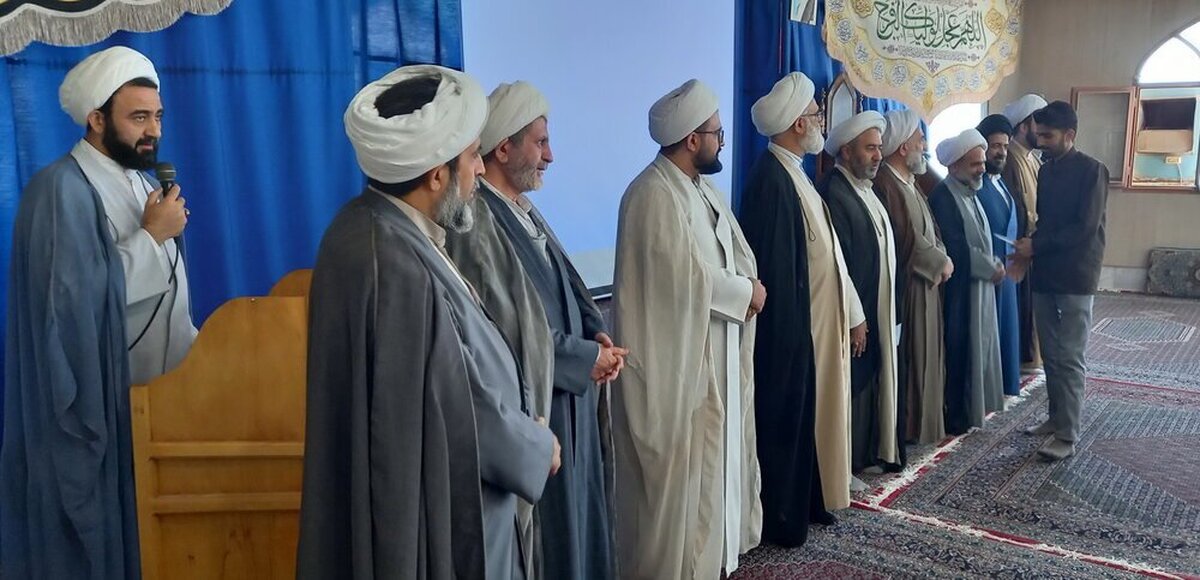 تجلیل از برگزیدگان المپیاد علمی طلاب مدارس علمیه منطقه کاشان