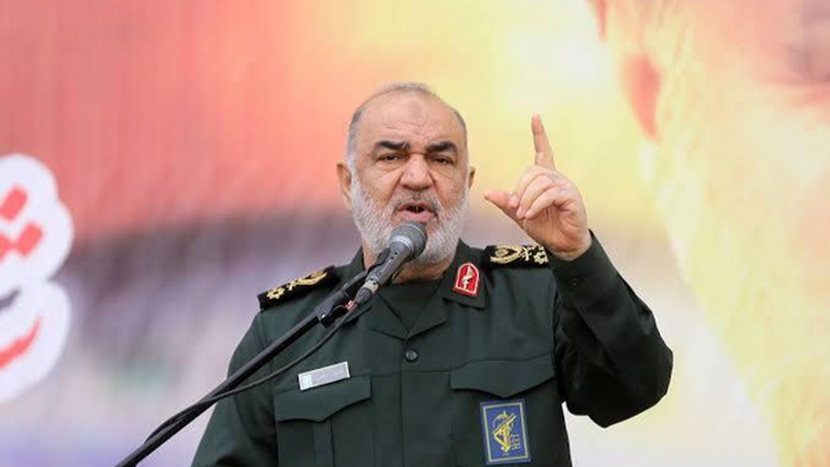 دشمنان دست از پا خطا کنند درهای جهنم را به رویشان خواهیم گشود/ تمام جاذبههای یک انسان کامل در شهید رئیسی بود