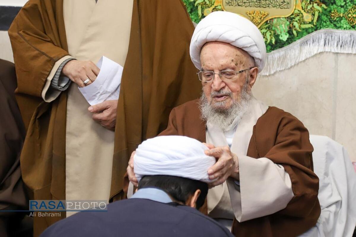 برگزاری مراسم جشن میلاد امام رضا در بیوت مراجع تقلید
