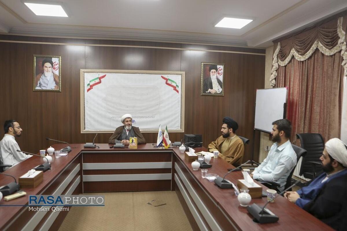 گزارشی از نشست رونمایی و تجلیل از کتاب «ظهر روز اربعین»