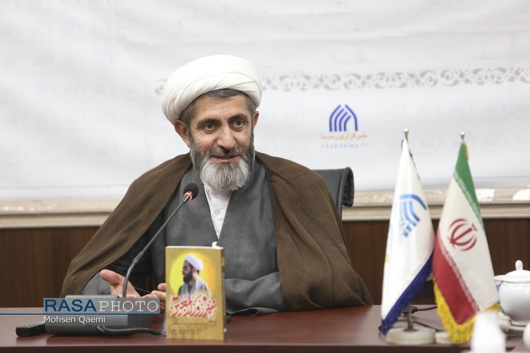 گزارشی از نشست تجلیل از کتاب «ظهر روز اربعین»