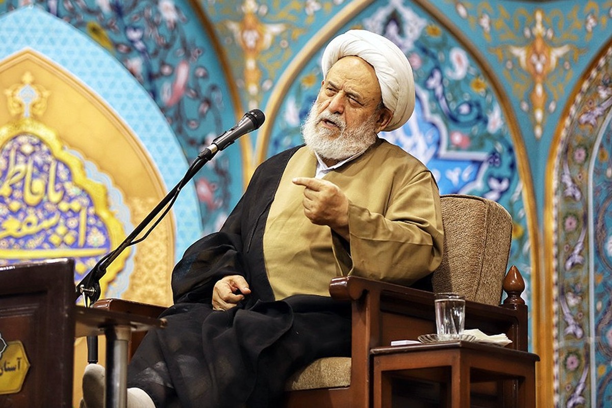 اهل توحید حقیقی در مقابل مستکبران ذلیل نمی‌شود