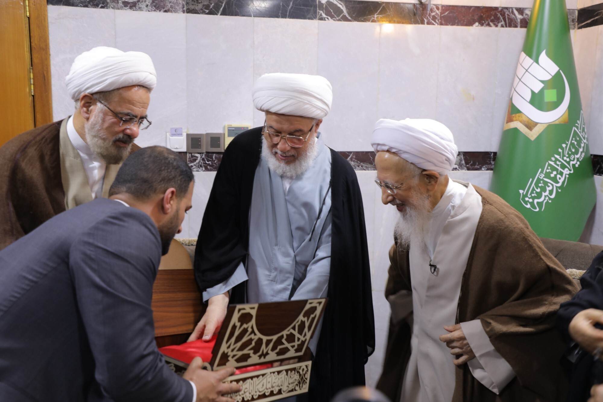 تشرف آیت‌الله جوادی آملی به حرم امام حسین و حضرت ابوالفضل