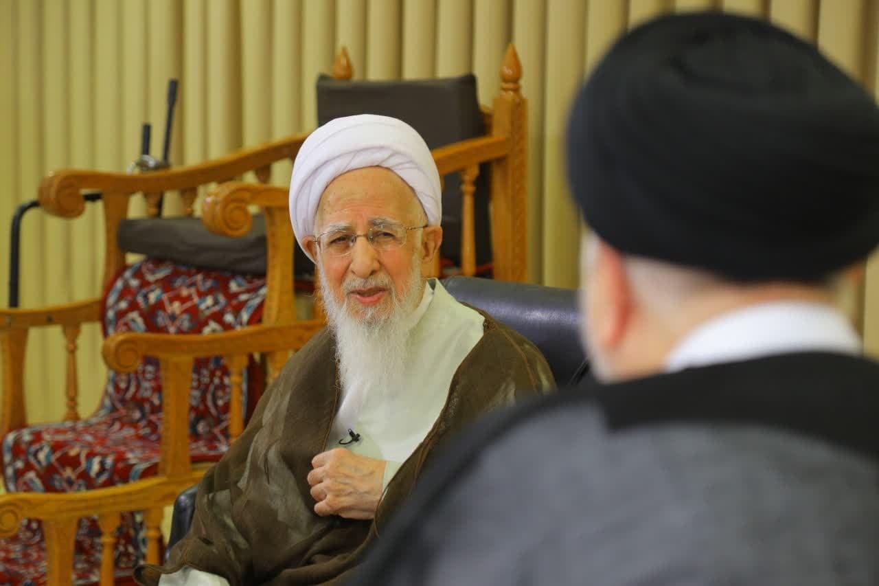 دیدار نماینده آیت الله العظمی سیستانی با آیت الله العظمی جوادی آملی