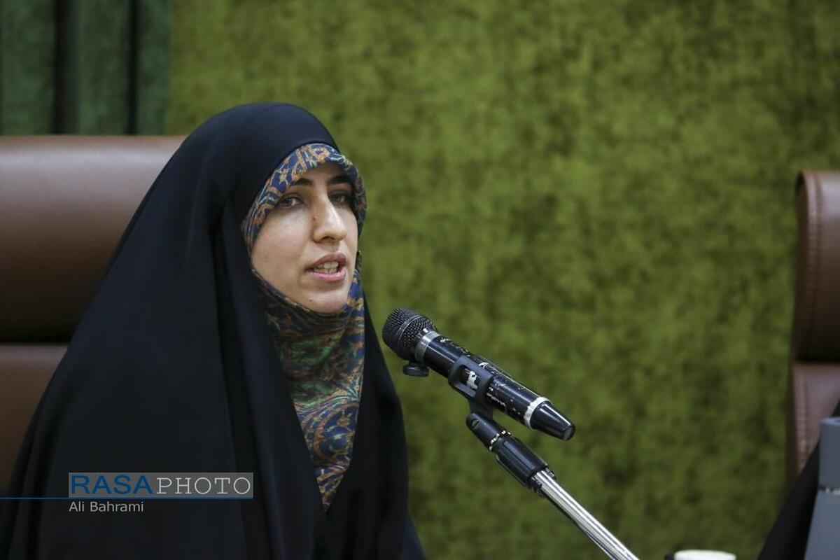 ضرورت بازخوانی الگوی زن در منظومه فکری رهبر انقلاب